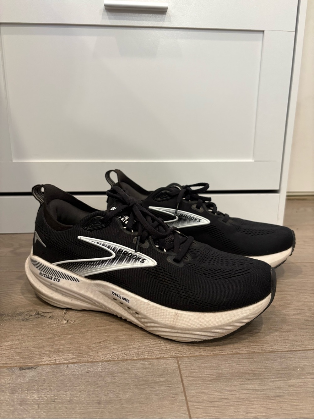 Brooks Glycerin GTS 22 Shoes Womens Size 10.5B Black Mesh Running Sneakers